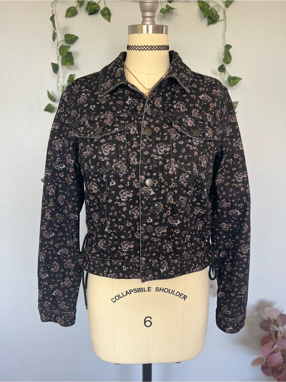 Juicy by Juicy Couture Cropped Floral Denim Trucker Jacket Size S Lace Up Side